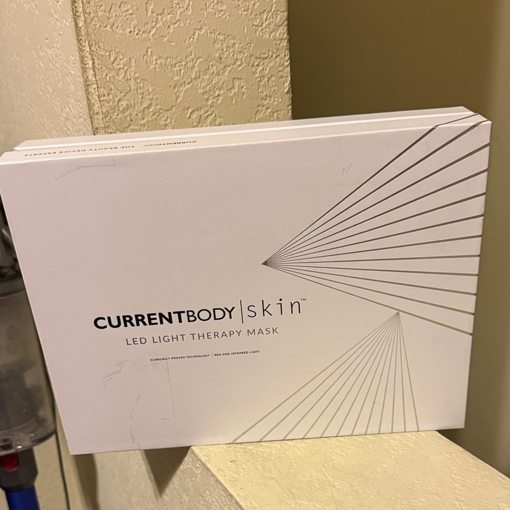 Currentbody skin LED Light Therapy Mask GET IT BEFORE MOTHERS DAY!